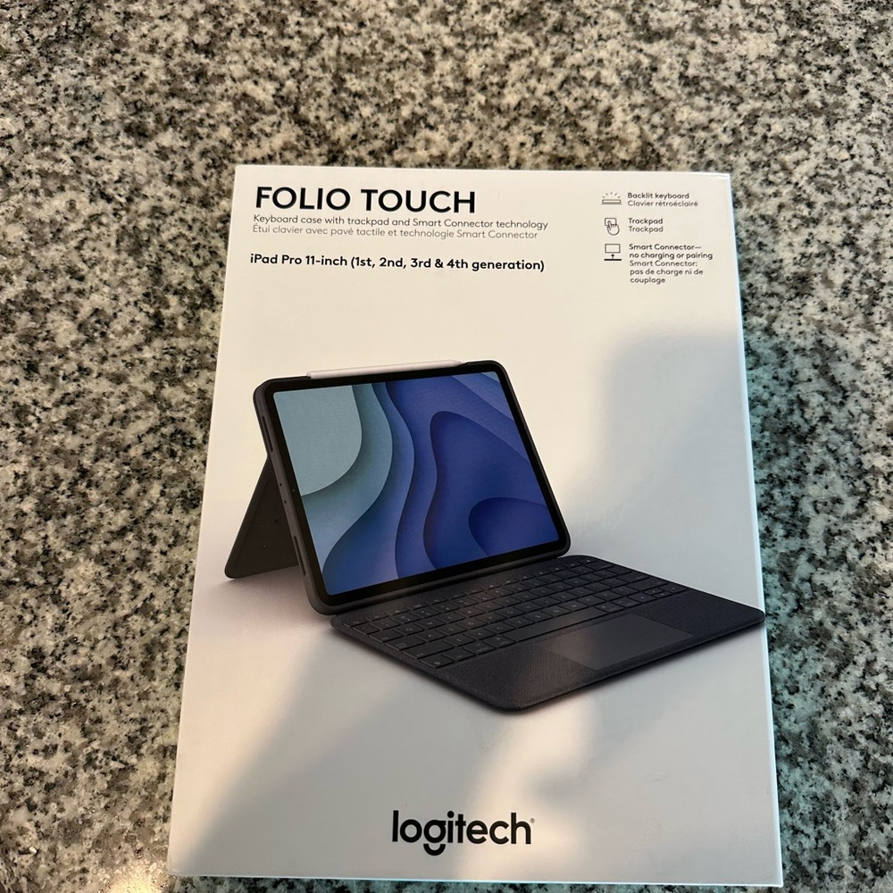 NEW - Logitech Keyboard Case - Picture 4 of 4